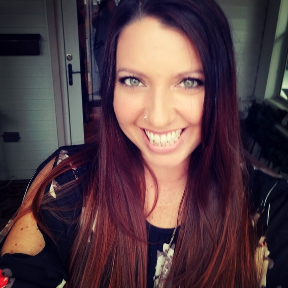 Meet your Posher, Beth - Picture 1 of 1